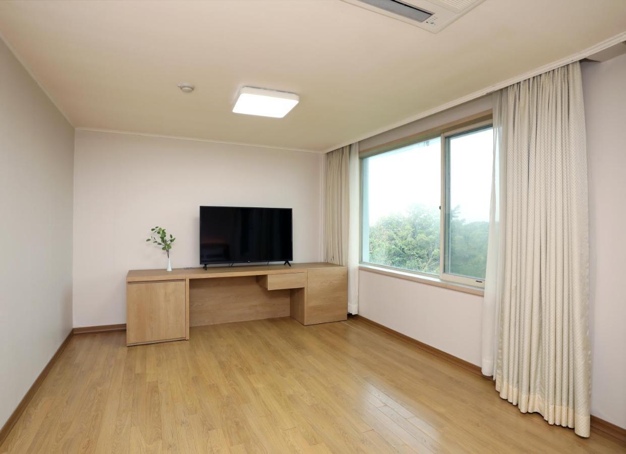 Bloom Hotel Jeju Bagian luar foto